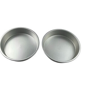 Set of 2 Wilton 9 inch aluminum cake pans